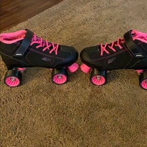 Speed Skates plus 8 outdoor wheels